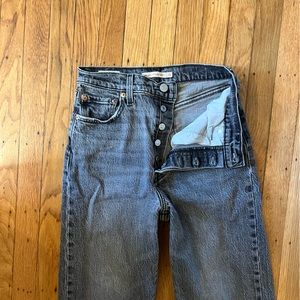 Levi’s size 25 Ribcage Straight Ankle washed black jeans